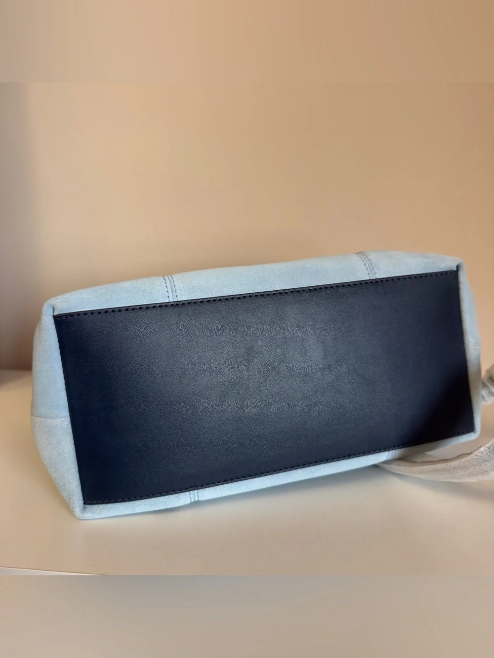 Michael Kors Brooke MD EW CONV SHLDR LEATHER